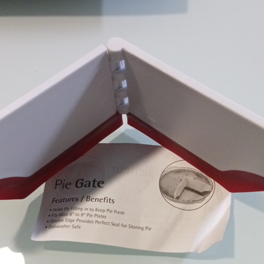 Red and White Pie Gate